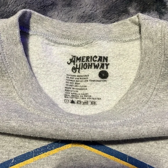 Farmers Feed America Sweatshirt - Picture 4 of 4